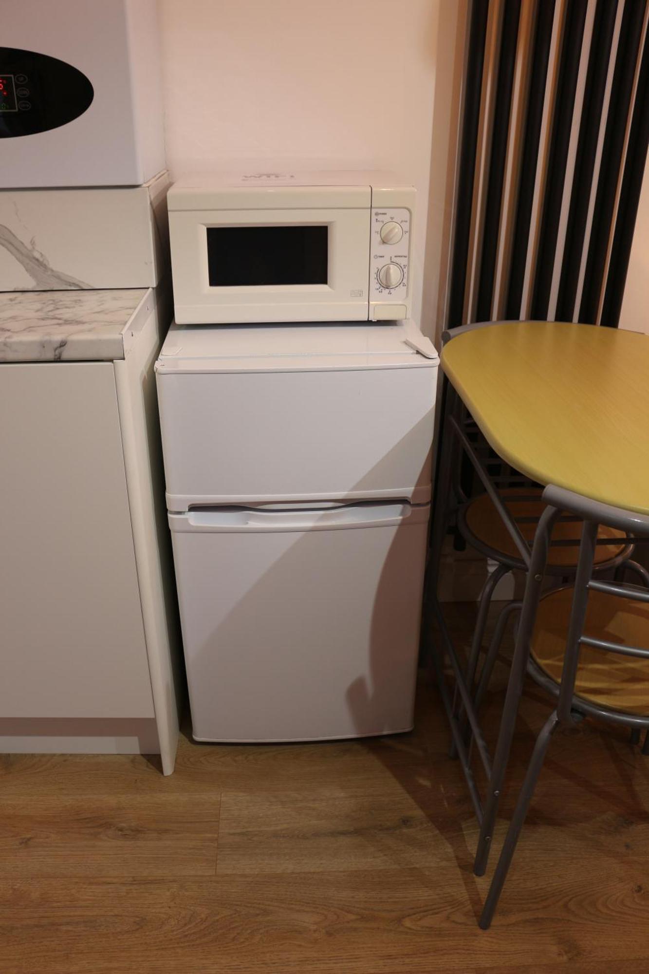 Self Contained, Double Bed Studio, Private Kitchen, Private Bath, Walking Distance To Harry Potter Watford  Luaran gambar